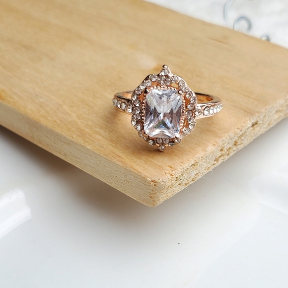 💫 MUST SEE STUNNING RING SIZE 6 - Picture 3 of 9